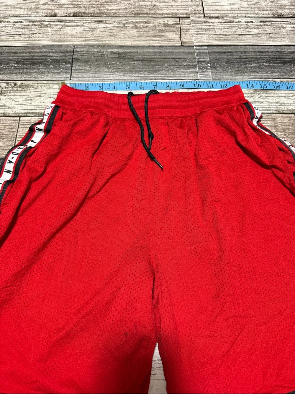 Air Jordan Mesh Basketball Shorts Men’s L Red (Inseam 8.5) Drawstring READ